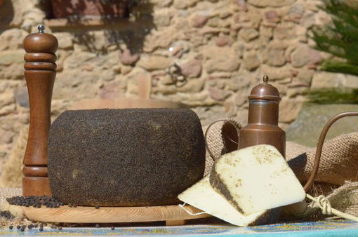 Immagine di FORMAGGIO OVICAPRINO NERO DI SICILIA 